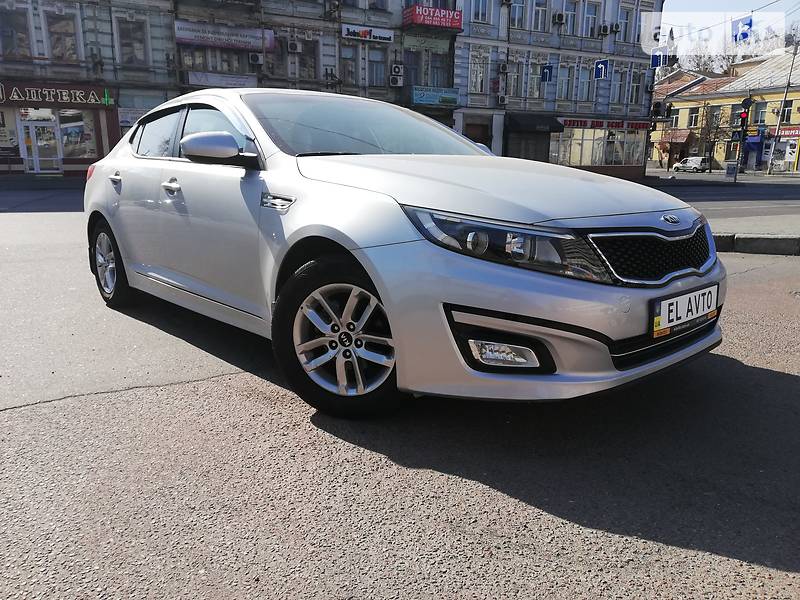 Седан Kia K5 2014 в Киеве