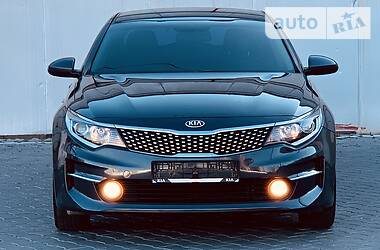 Седан Kia K5 2016 в 