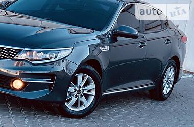 Седан Kia K5 2016 в 