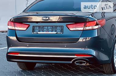 Седан Kia K5 2016 в 