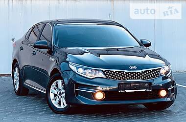 Седан Kia K5 2016 в 