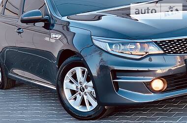 Седан Kia K5 2016 в 