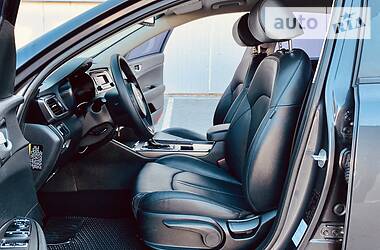 Седан Kia K5 2016 в 