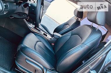 Седан Kia K5 2016 в 