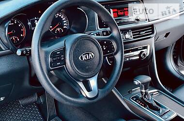 Седан Kia K5 2016 в 