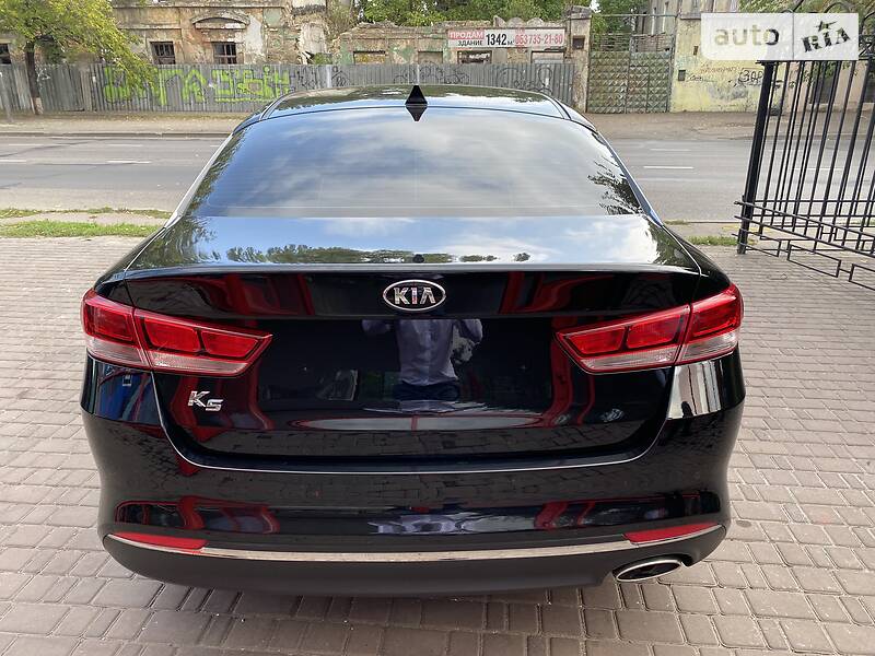 Седан Kia K5 2016 в Одесі