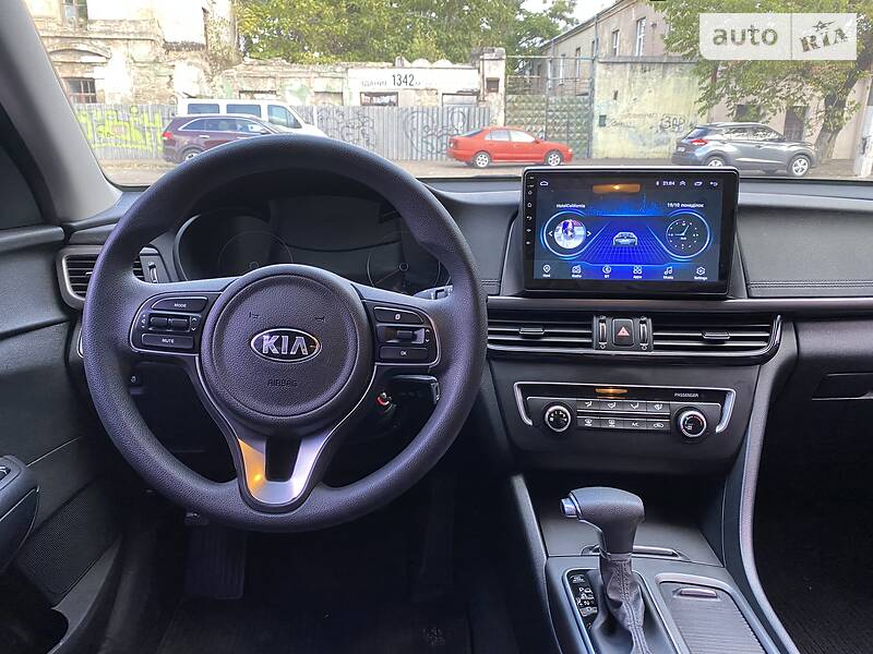 Седан Kia K5 2016 в Одессе