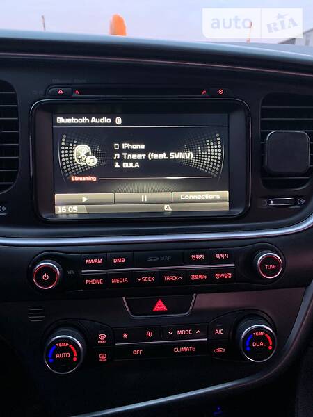 Седан Kia K5 2014 в Барышевке