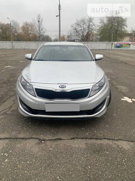 Седан Kia K5 2013 в Барышевке