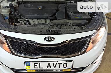 Седан Kia K5 2016 в Киеве