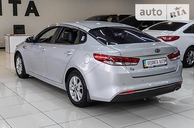 Седан Kia K5 2016 в Одессе