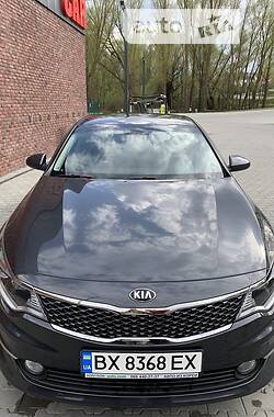 Седан Kia K5 2017 в 