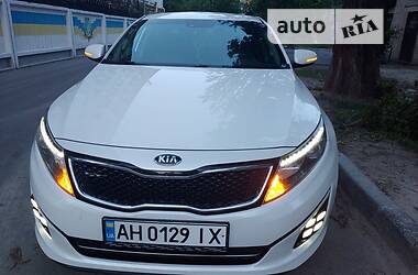 Седан Kia K5 2014 в Покровске