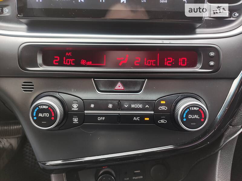 Седан Kia K5 2015 в Києві