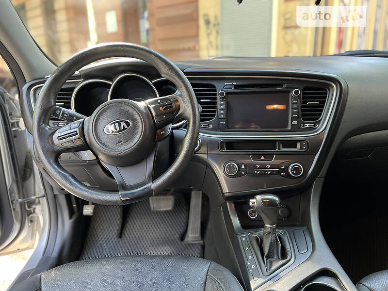 Седан Kia K5 2013 в Дніпрі