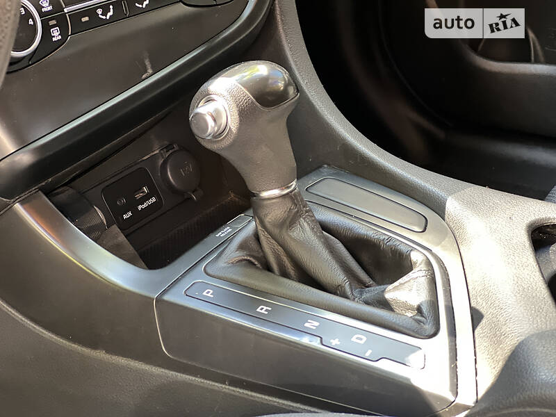 Седан Kia K5 2013 в Дніпрі