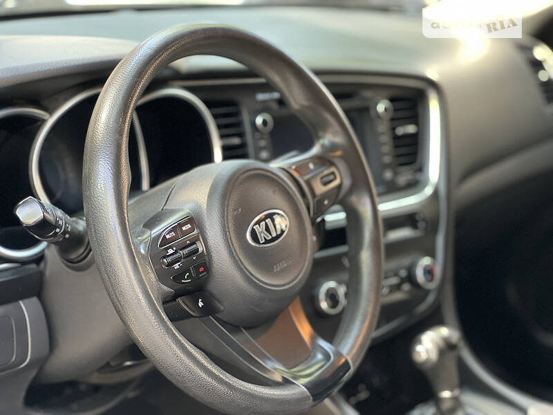 Седан Kia K5 2013 в Дніпрі