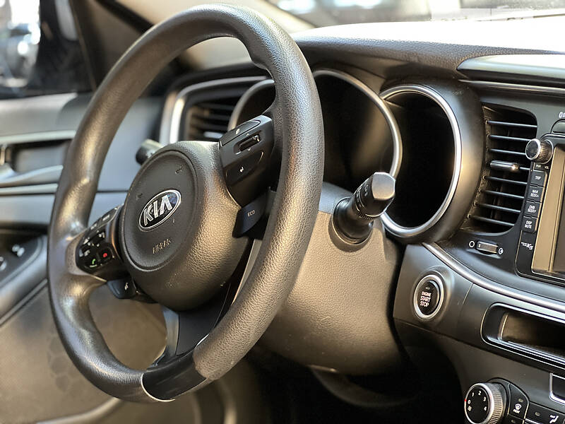 Седан Kia K5 2013 в Дніпрі
