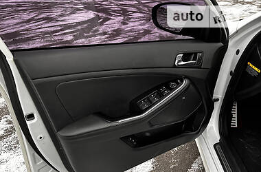 Седан Kia K5 2014 в Сокалі