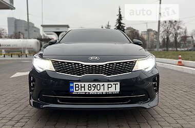 Седан Kia K5 2017 в Киеве