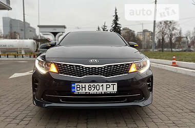 Седан Kia K5 2017 в Киеве