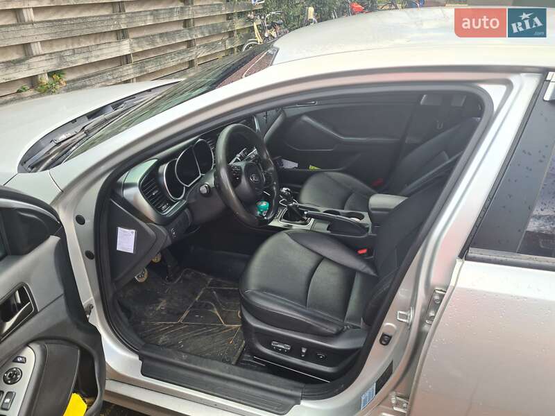 Седан Kia K5 2014 в Киеве