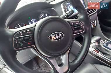 Седан Kia K5 2015 в 