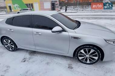 Седан Kia K5 2015 в 