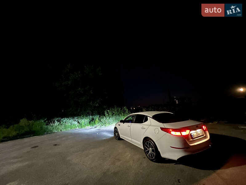 Седан Kia K5 2014 в Киеве