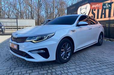 Седан Kia K5 2018 в Виннице