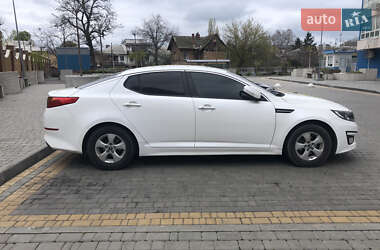 Седан Kia K5 2015 в Одессе