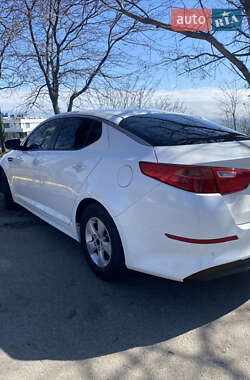 Седан Kia K5 2015 в Одессе
