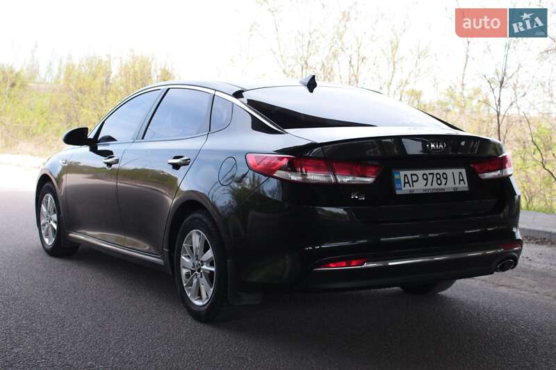 Седан Kia K5 2016 в Запорожье