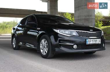 Седан Kia K5 2016 в 