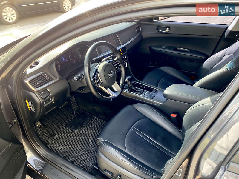 Седан Kia K5 2019 в Николаеве