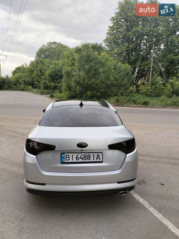 Седан Kia K5 2012 в Полтаве