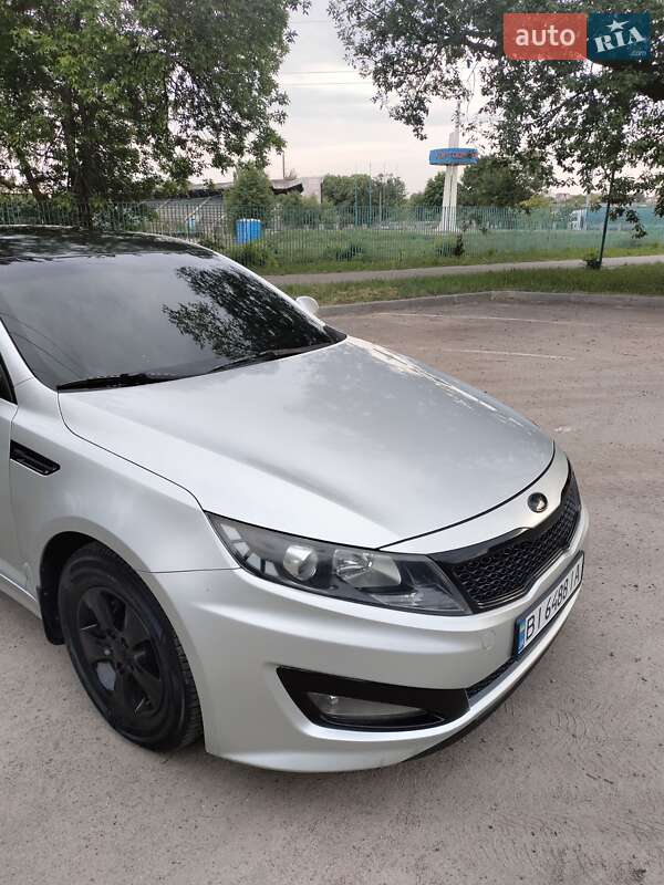 Седан Kia K5 2012 в Полтаве