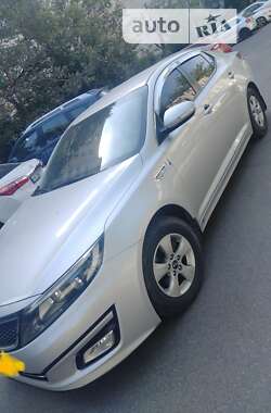 Седан Kia K5 2014 в Киеве