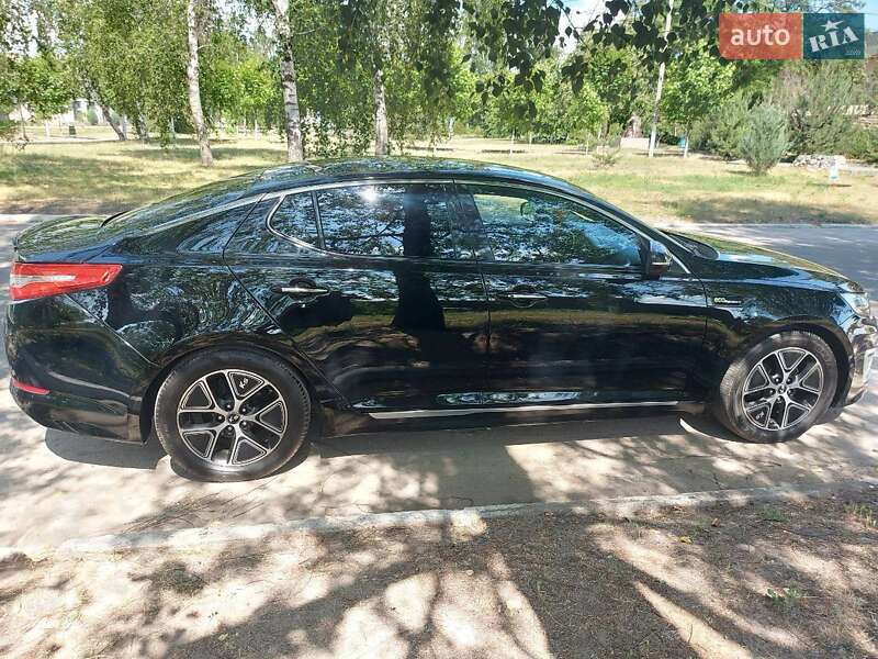 Седан Kia K5 2011 в Харькове