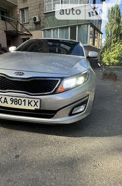 Седан Kia K5 2015 в Киеве