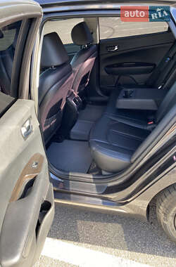 Седан Kia K5 2016 в 
