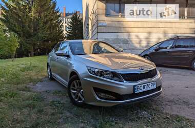 Седан Kia K5 2012 в Самборе