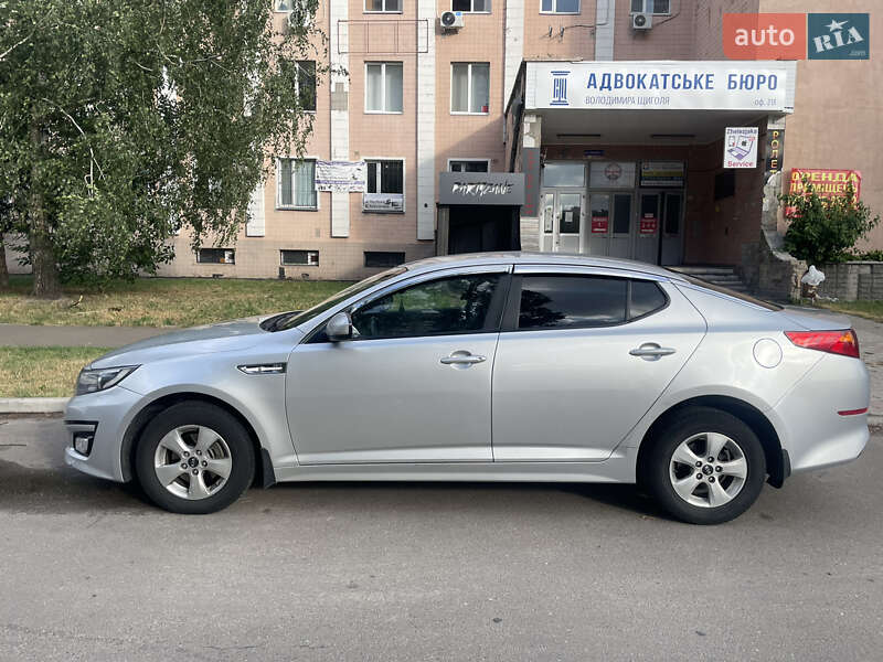 Седан Kia K5 2015 в Києві