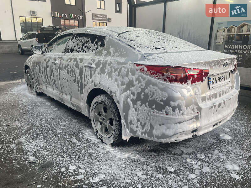 Седан Kia K5 2015 в Києві
