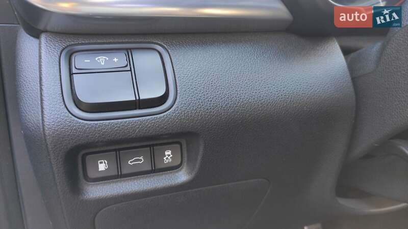 Седан Kia K5 2016 в Александровке
