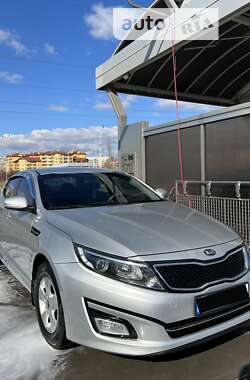 Седан Kia K5 2014 в Тячеві