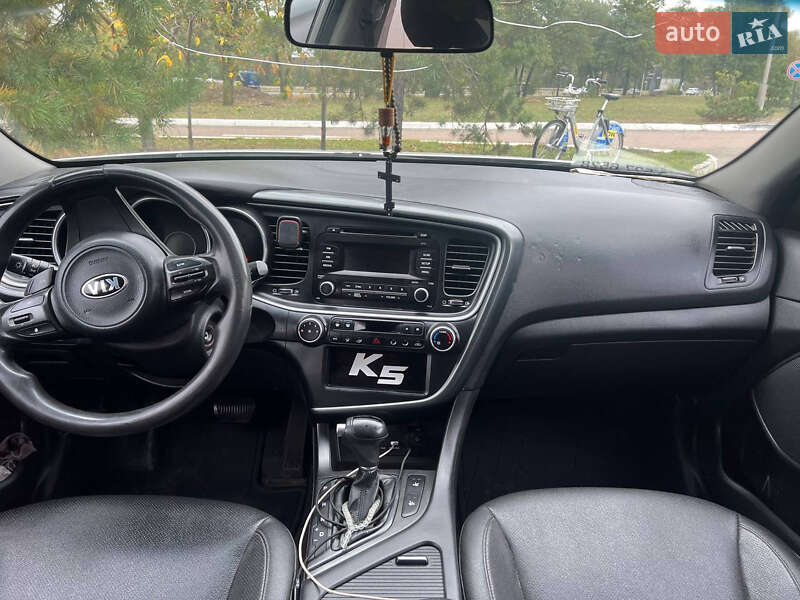 Седан Kia K5 2014 в Києві