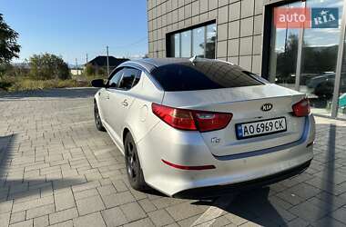 Седан Kia K5 2014 в 