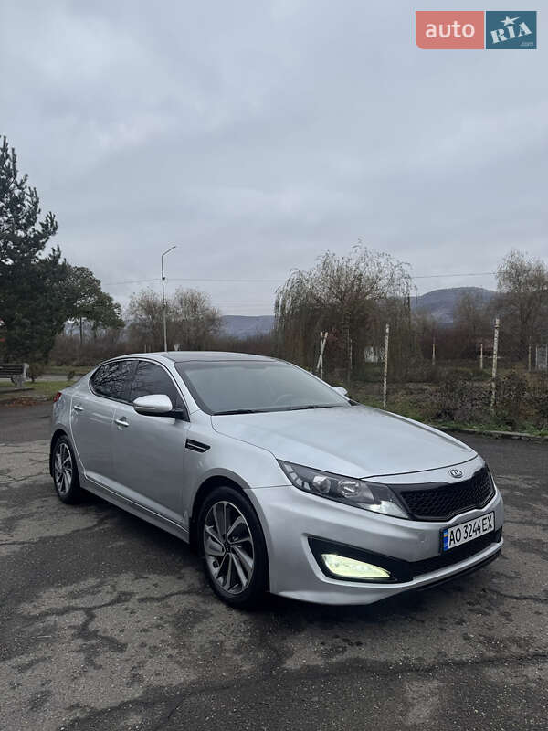 Kia K5 2011