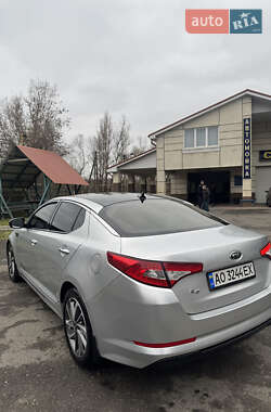 Седан Kia K5 2011 в Тячеві